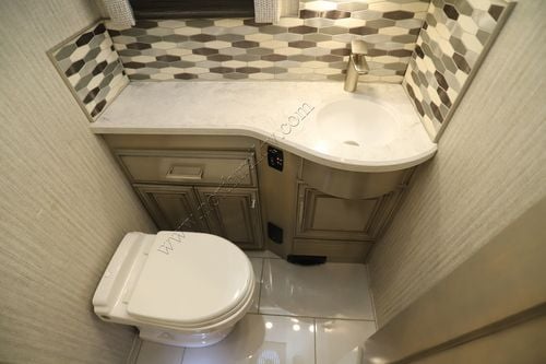 2023 Newmar London Aire 4551