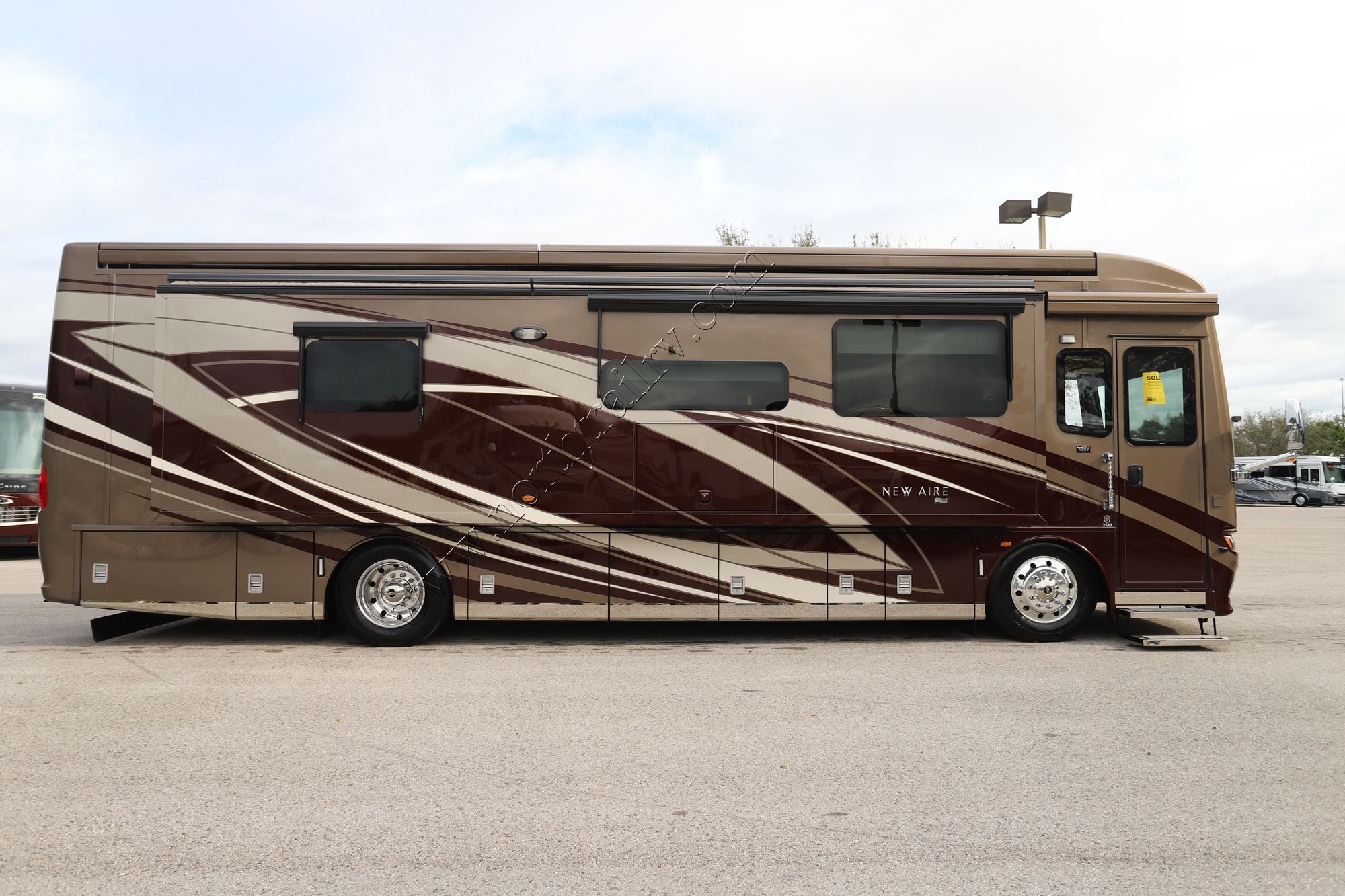 Used 2021 Newmar New Aire 3543 Class A  For Sale