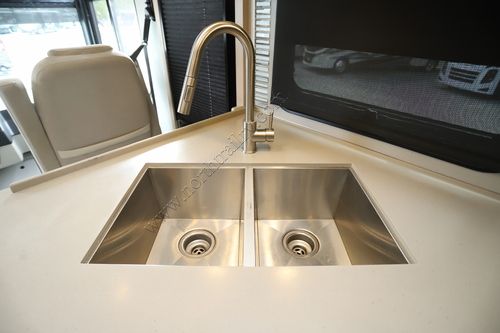 2021 Newmar Canyon Star 3710