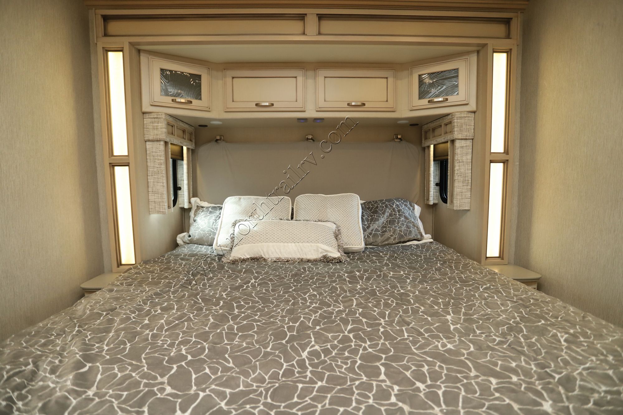 Used 2021 Newmar Canyon Star 3710 Class A  For Sale