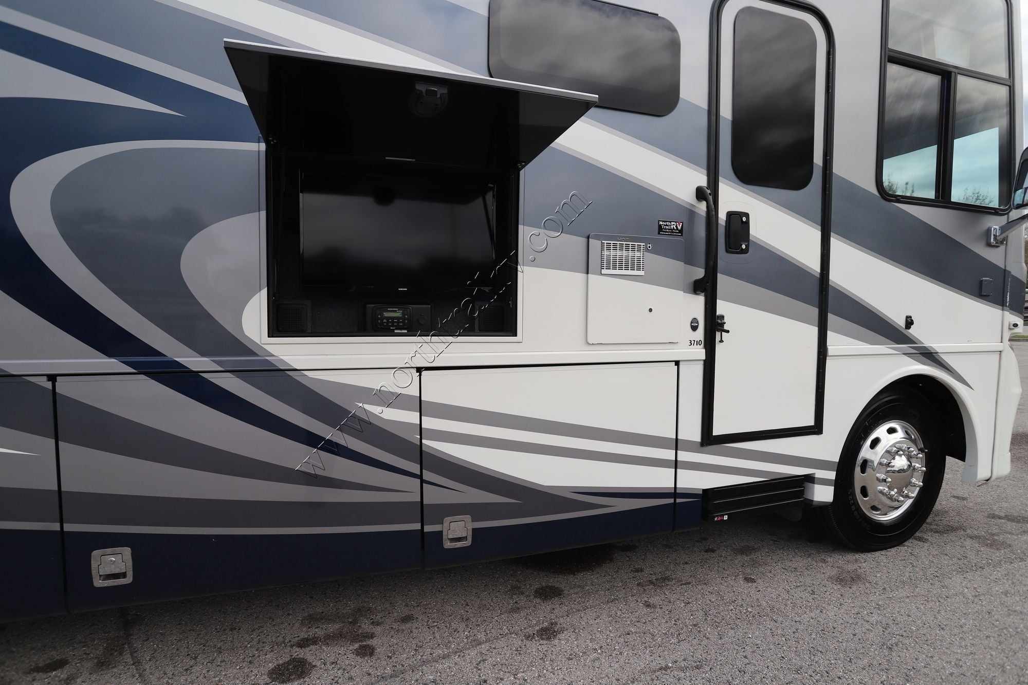 Used 2021 Newmar Canyon Star 3710 Class A  For Sale