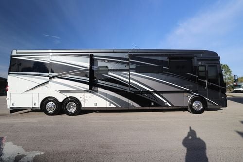 2024 Newmar London Aire 4569