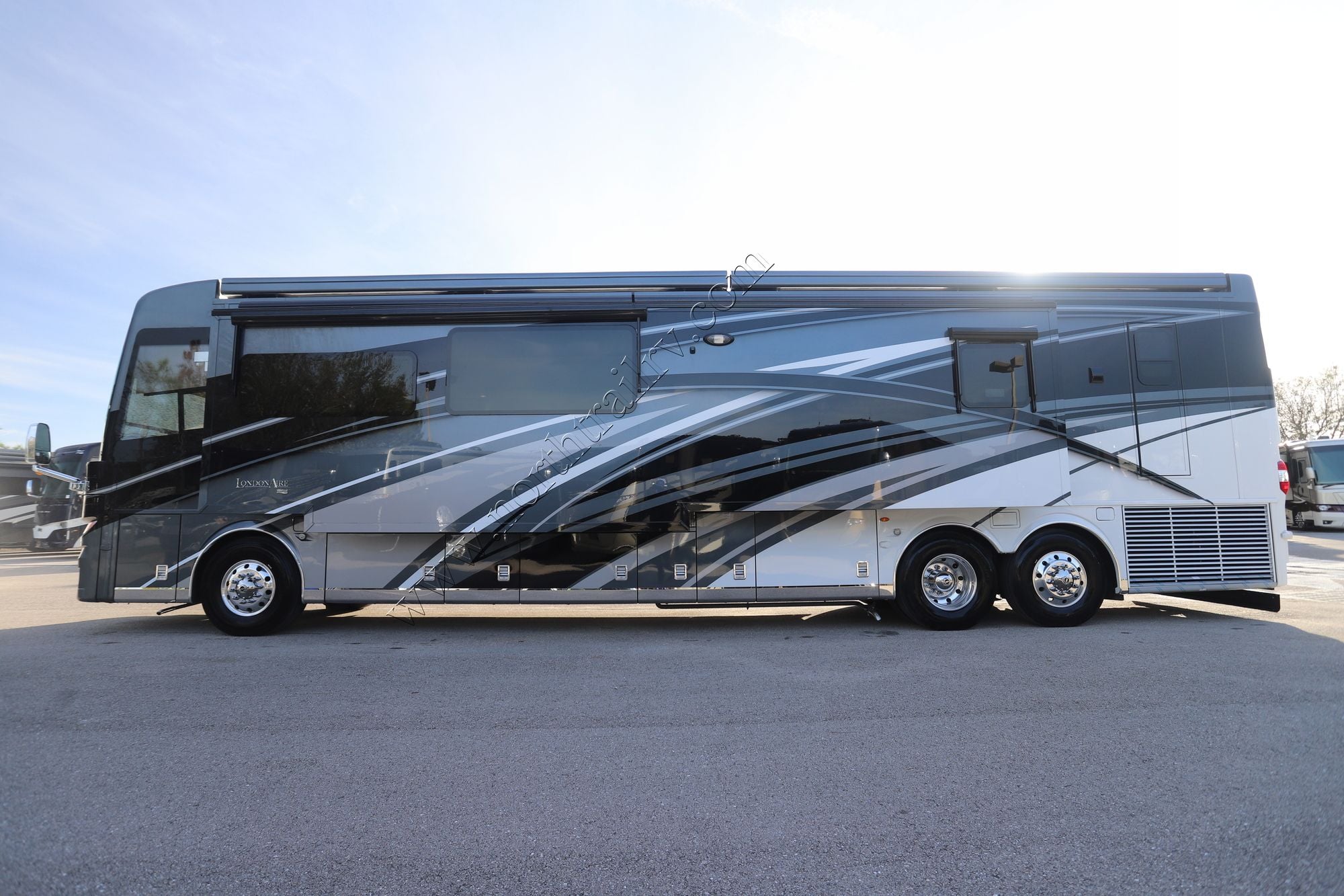 Used 2024 Newmar London Aire 4569 Class A  For Sale