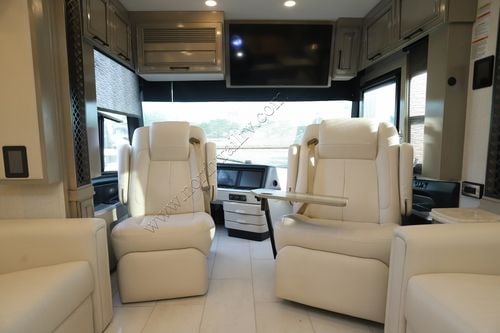 2024 Newmar London Aire 4569