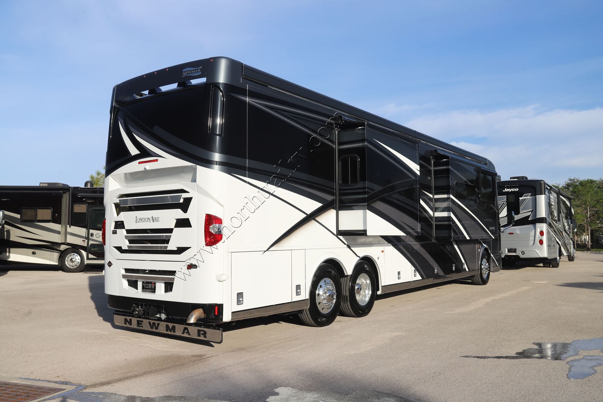 Used 2024 Newmar London Aire 4569 Class A  For Sale