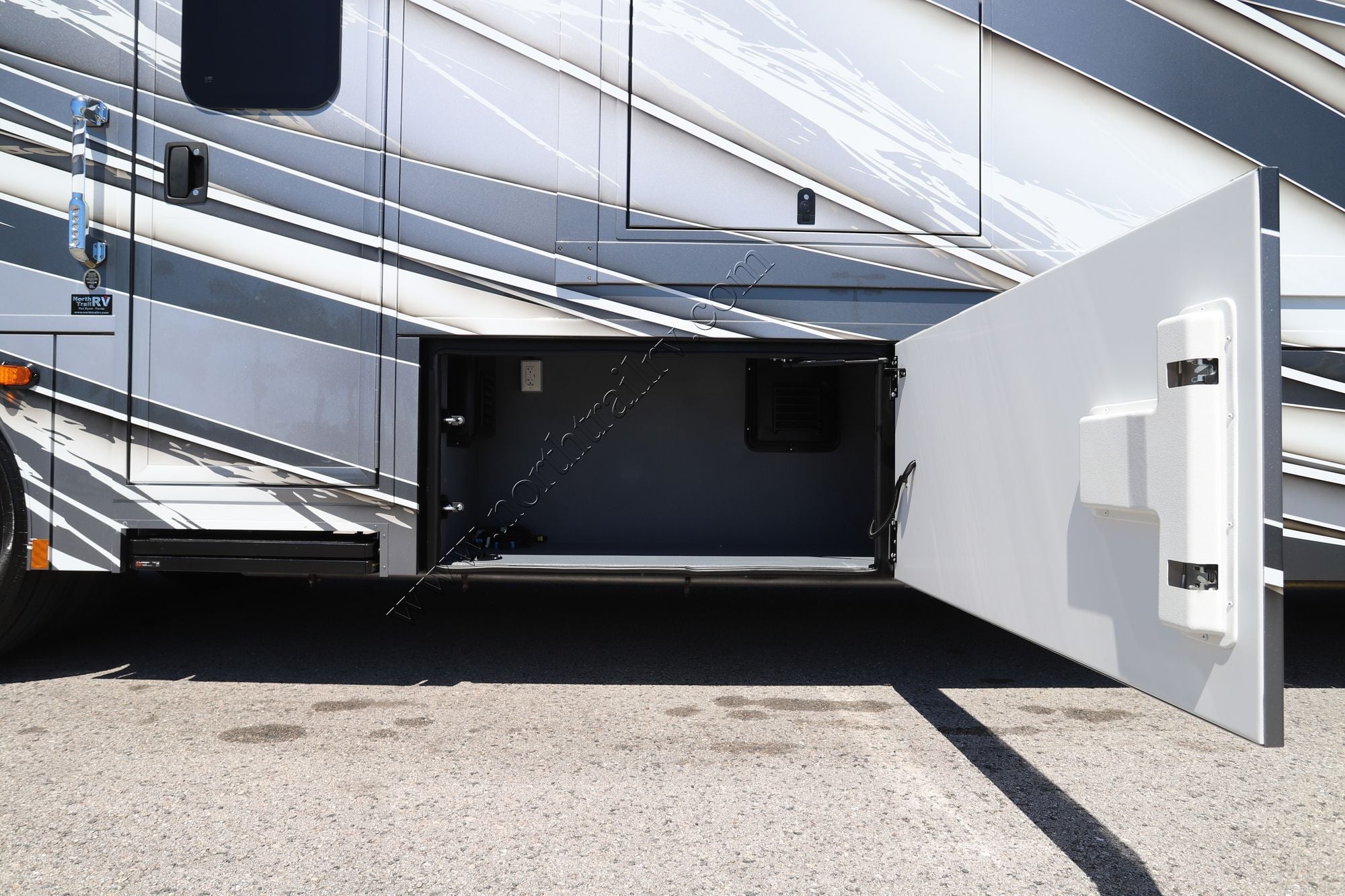 New 2026 Renegade Rv Classic 45CMR Super C  For Sale