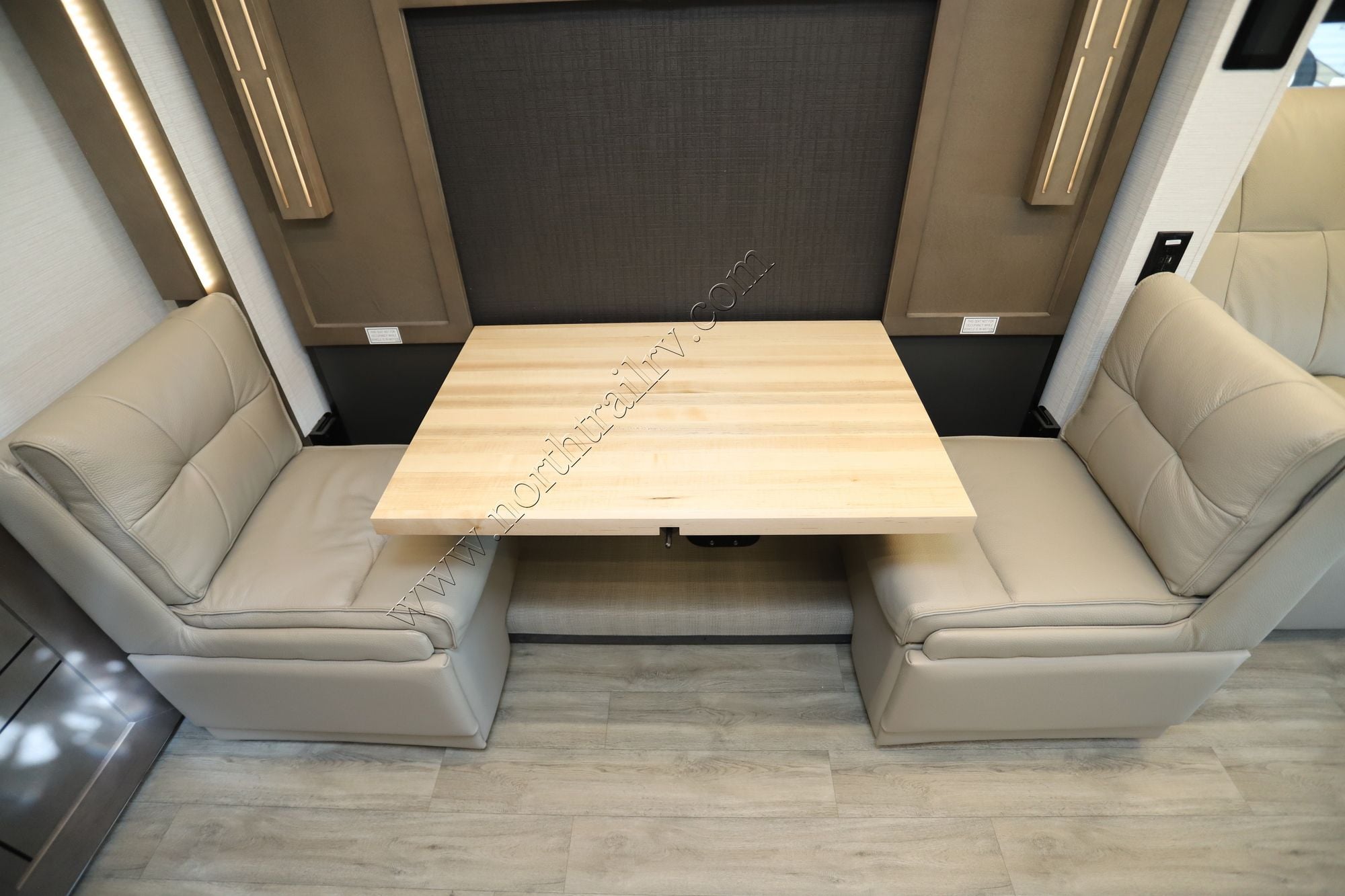 New 2026 Newmar Freedom Aire 2515 Class C  For Sale