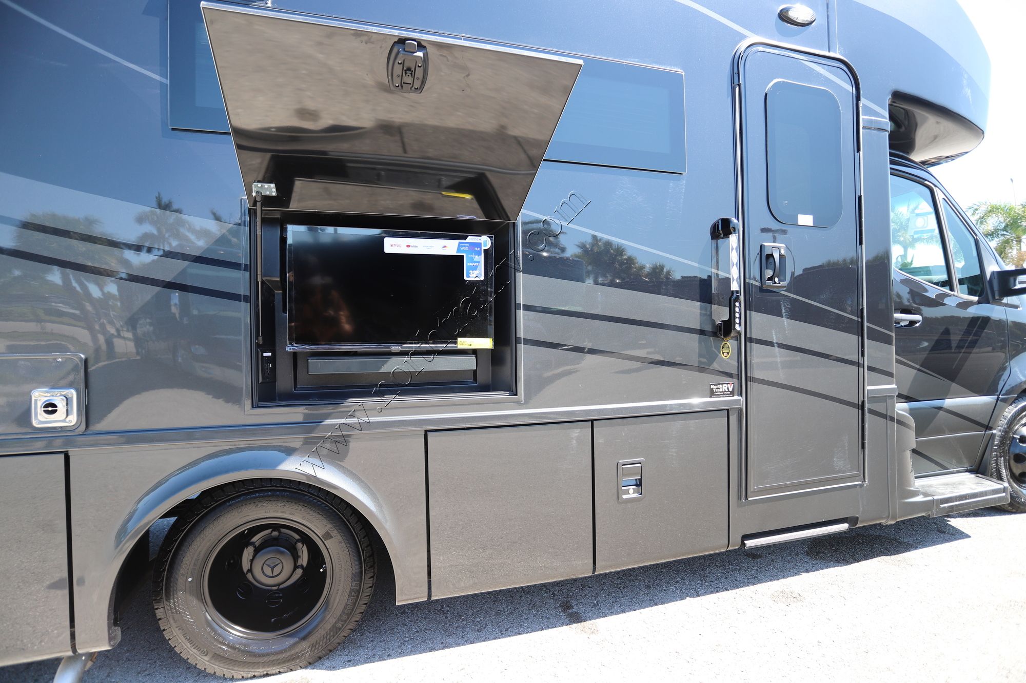 New 2026 Newmar Freedom Aire 2515 Class C  For Sale