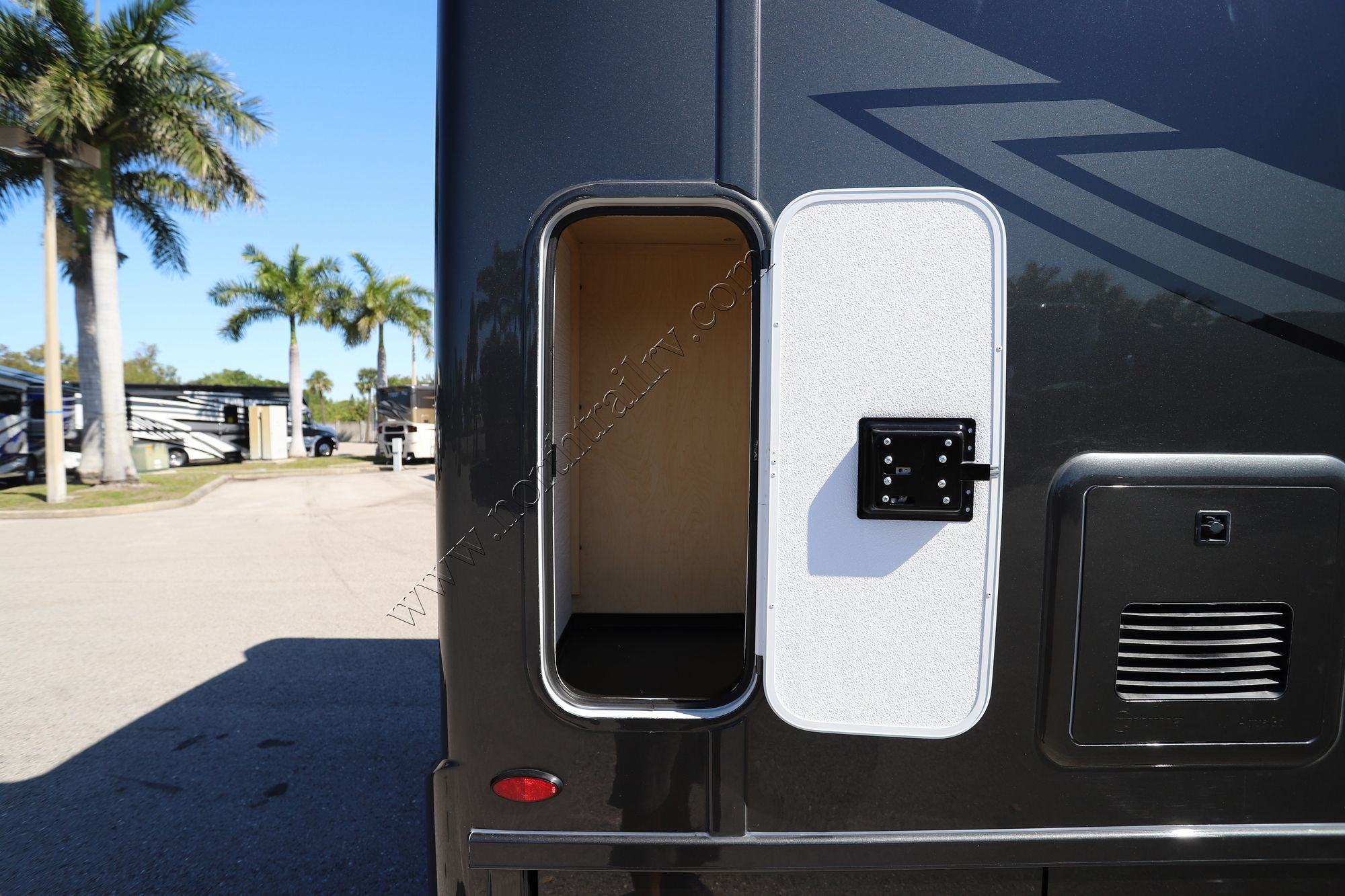 New 2026 Newmar Freedom Aire 2515 Class C  For Sale