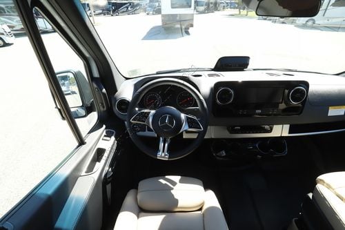 2026 Airstream Interstate 19 AP Tommy Bahama