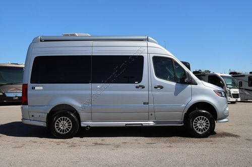 2026 Airstream Interstate 19 AP Tommy Bahama