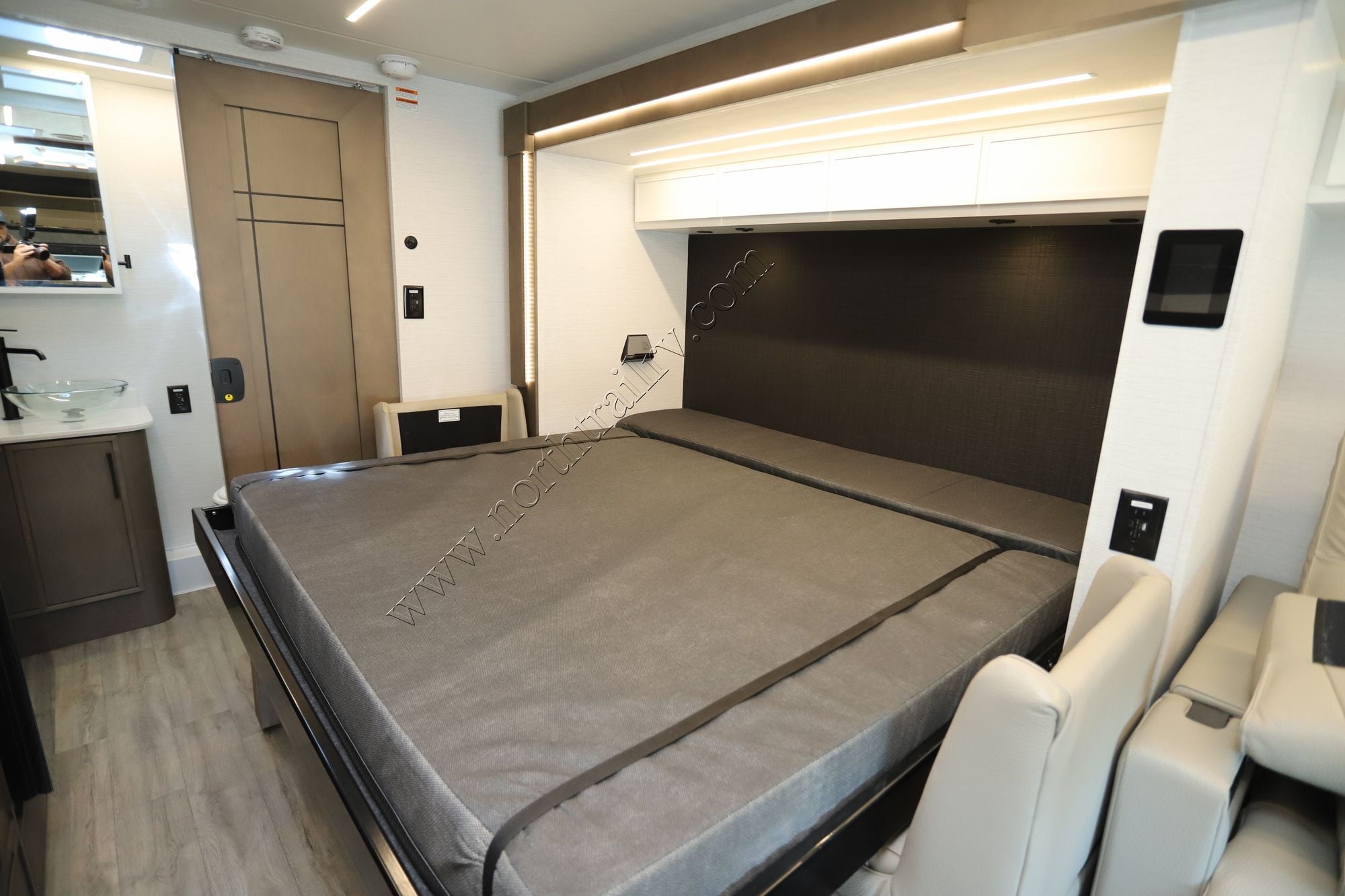 New 2026 Newmar Freedom Aire 2515 Class C  For Sale