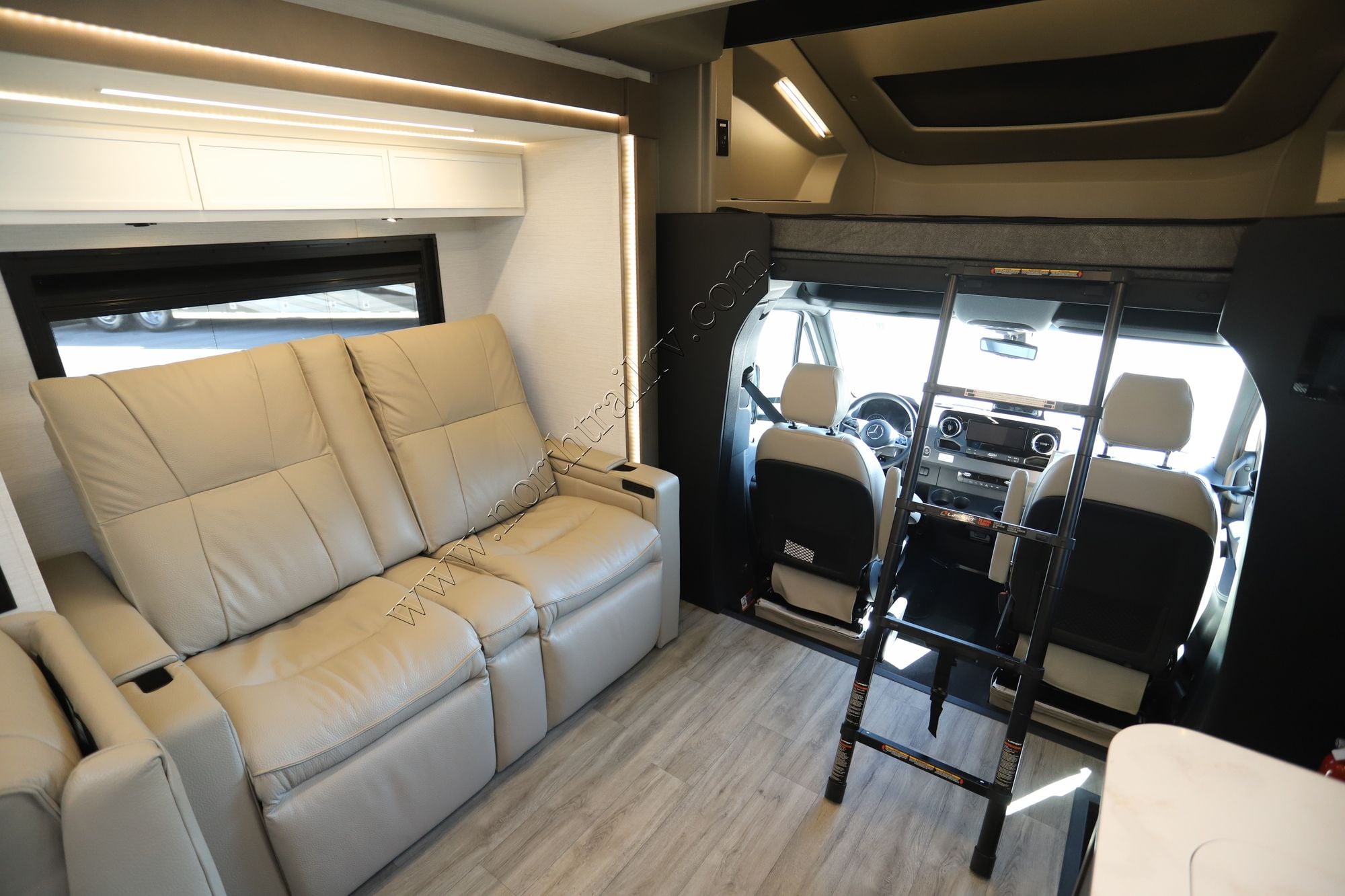 New 2026 Newmar Freedom Aire 2515 Class C  For Sale