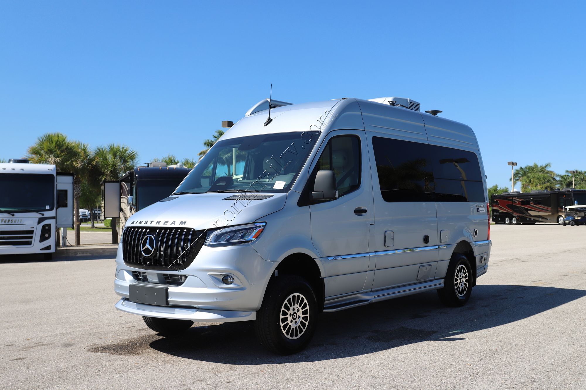 New 2026 Airstream Interstate 19 AP Tommy Bahama Class B  For Sale