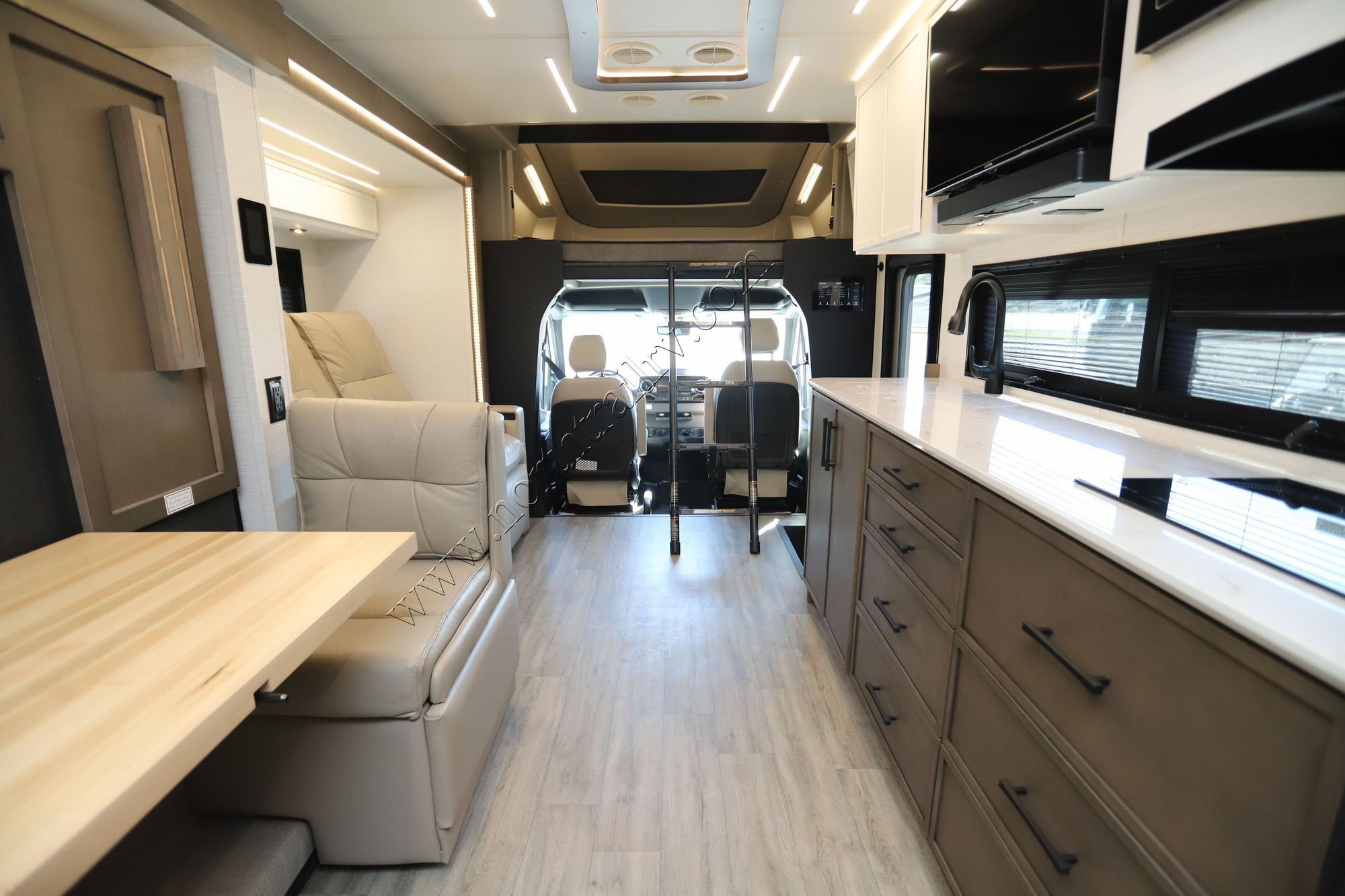 New 2026 Newmar Freedom Aire 2515 Class C  For Sale