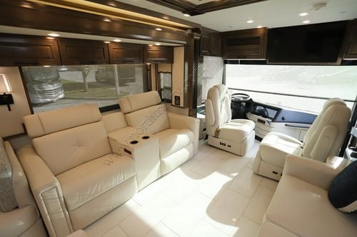 2027 Newmar London Aire 4569 Class A