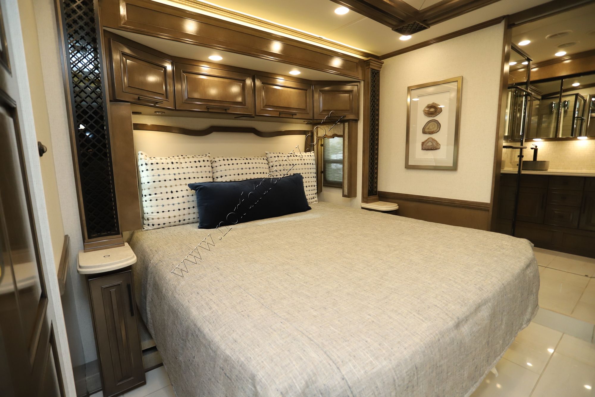 New 2027 Newmar London Aire 4569 Class A  For Sale