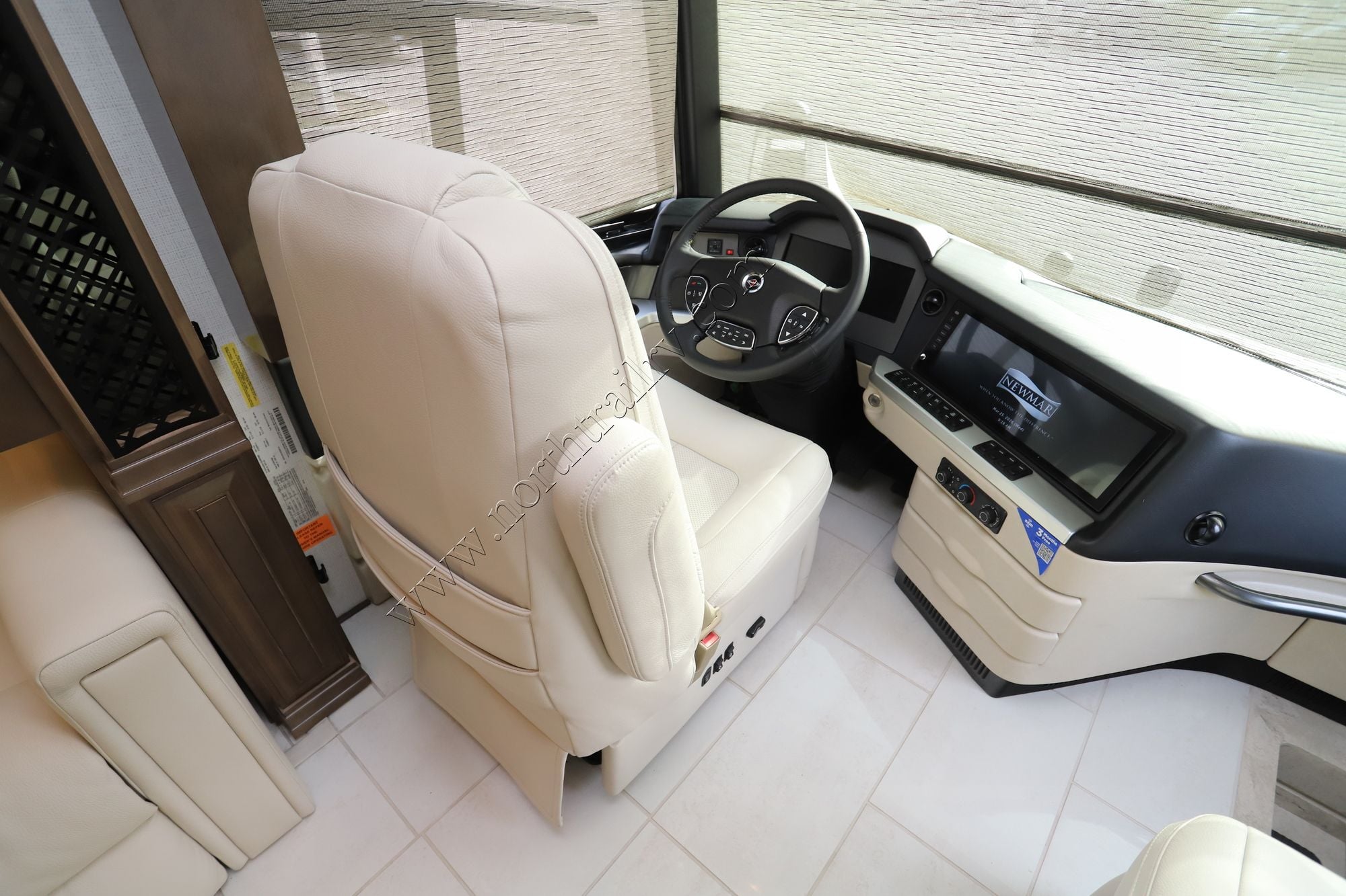 New 2027 Newmar London Aire 4569 Class A  For Sale