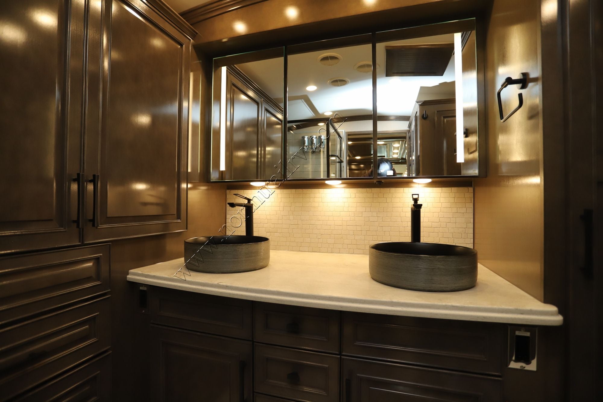 New 2027 Newmar London Aire 4569 Class A  For Sale