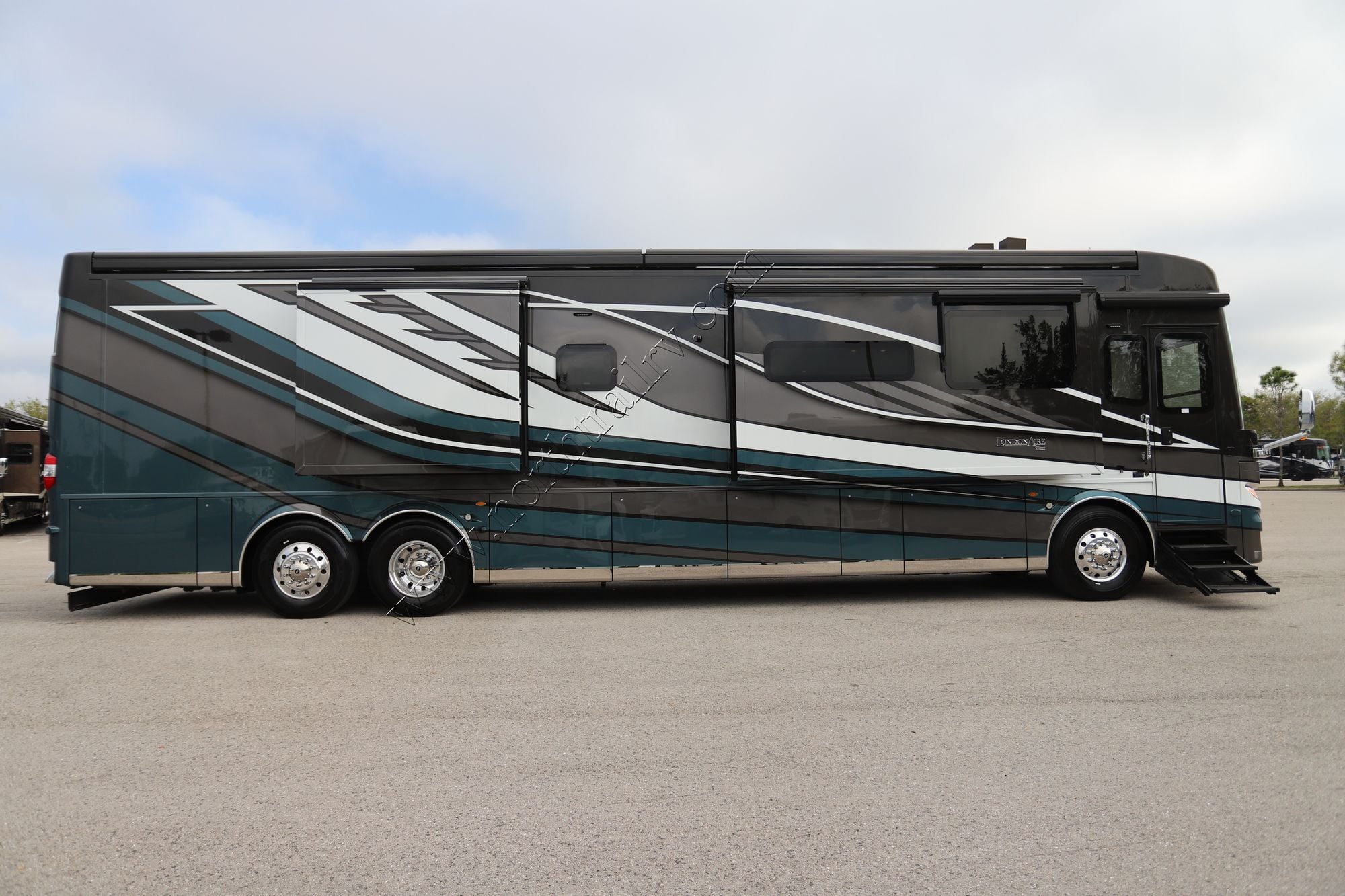 New 2027 Newmar London Aire 4569 Class A  For Sale