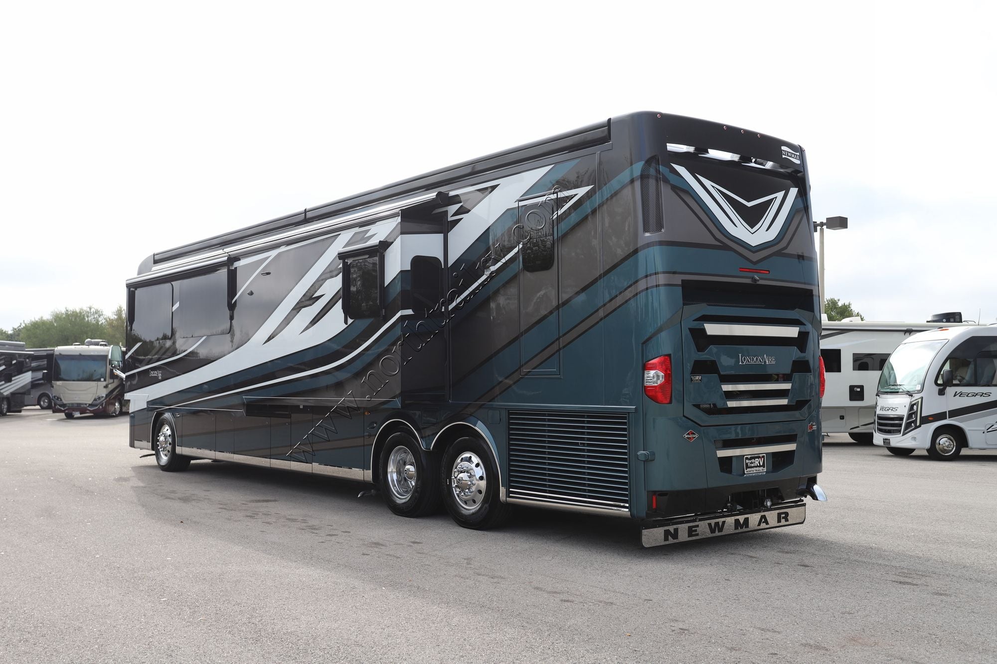 New 2027 Newmar London Aire 4569 Class A  For Sale