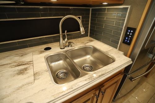 2019 Tiffin Motor Homes Phaeton 37BH