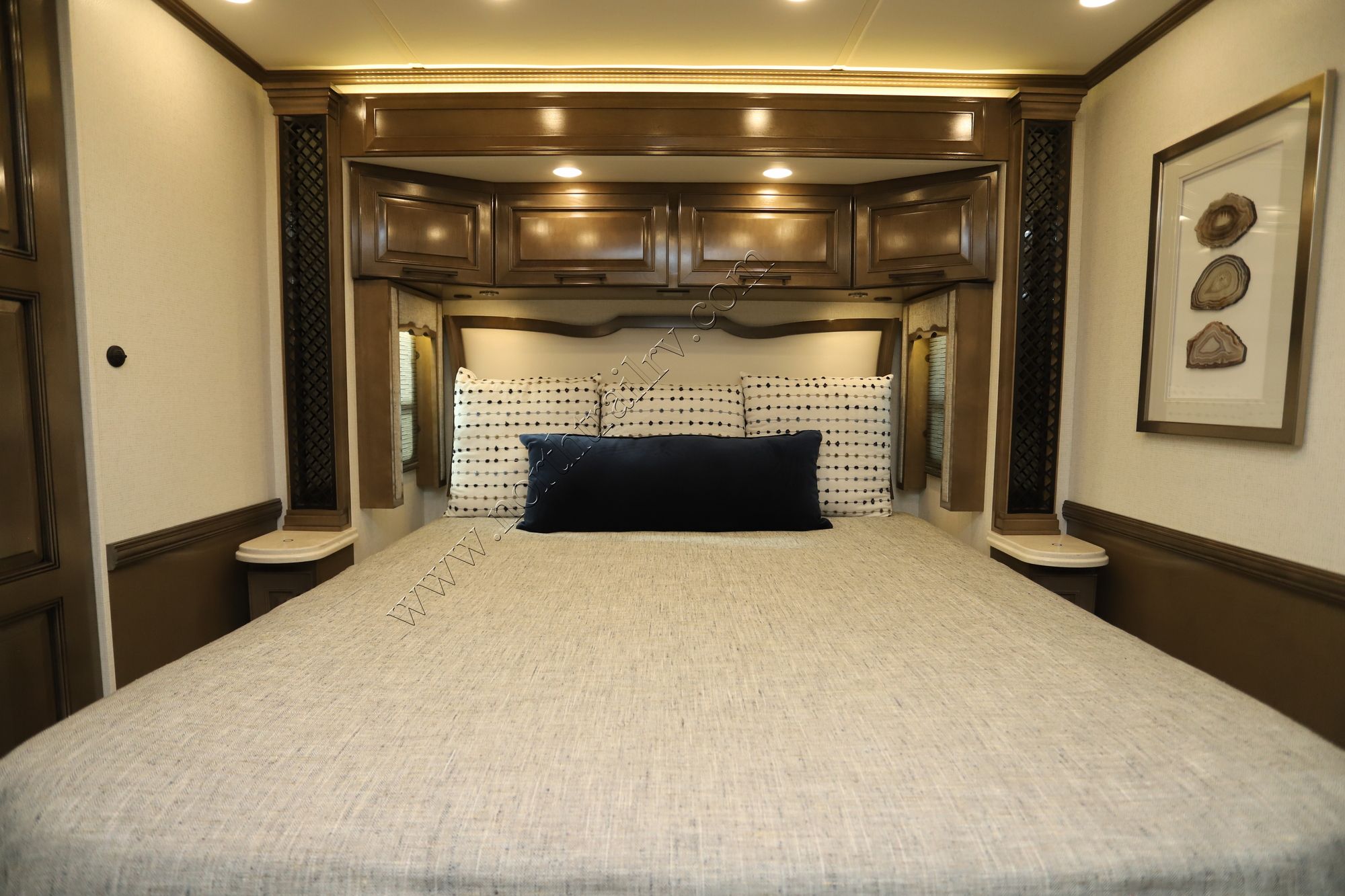 New 2027 Newmar London Aire 4569 Class A  For Sale