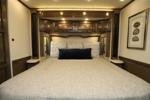 2027 Newmar London Aire 4569 Class A