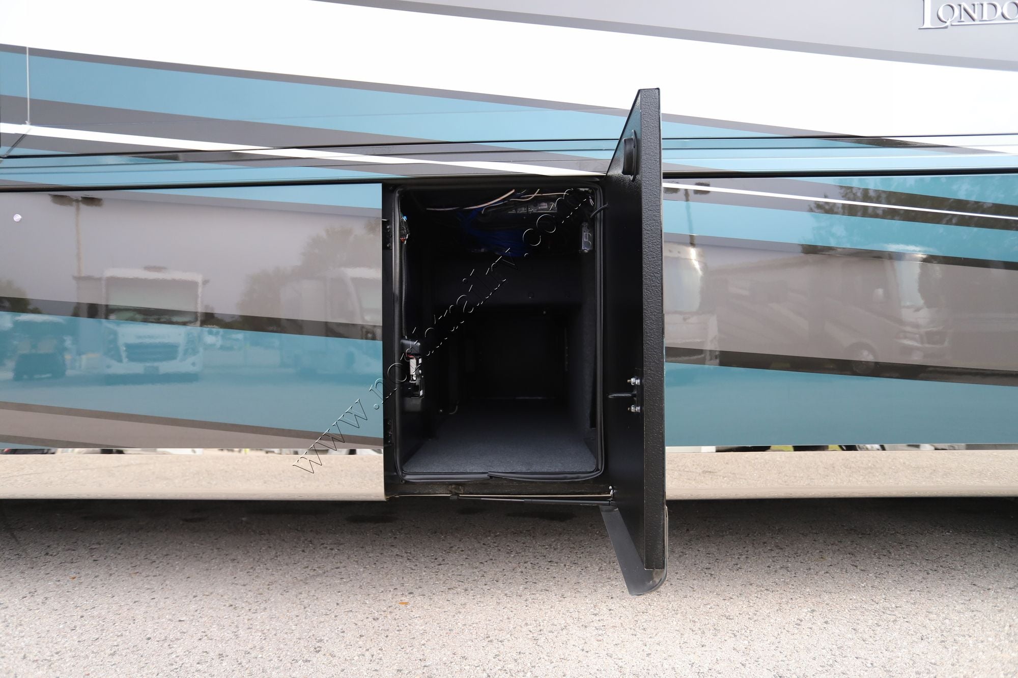 New 2027 Newmar London Aire 4569 Class A  For Sale