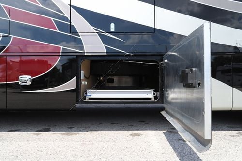 2019 Tiffin Motor Homes Phaeton 37BH