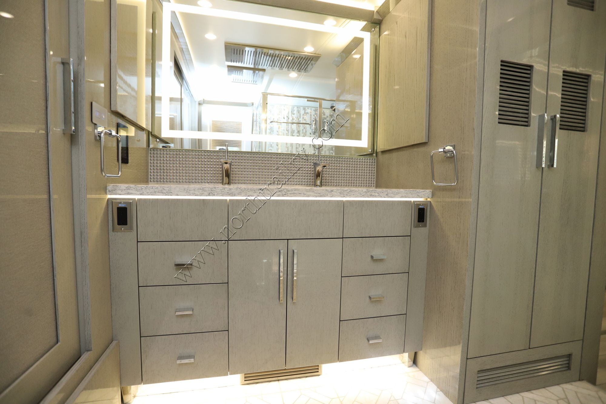 Used 2022 Newmar King Aire 4531 Class A  For Sale