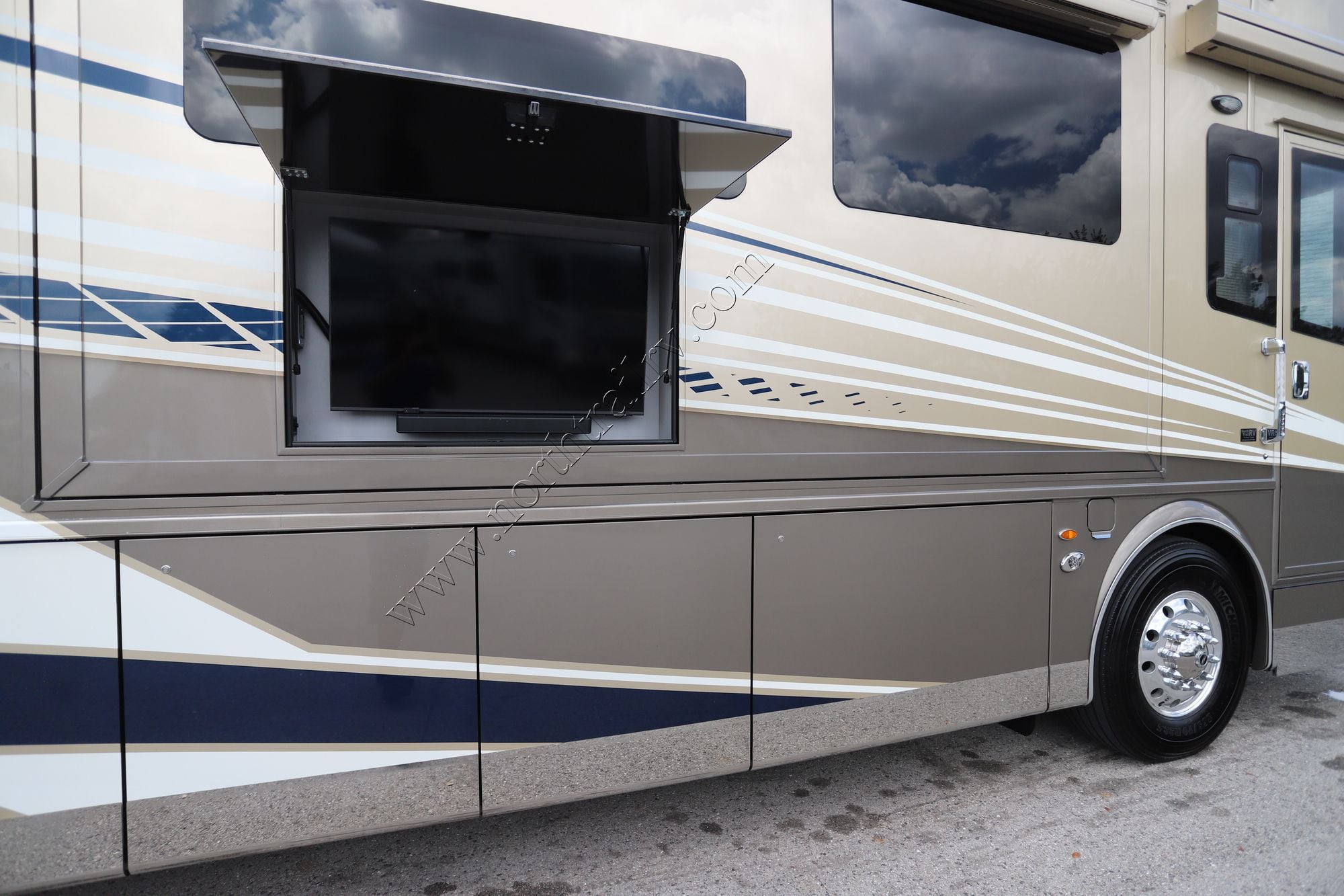 Used 2022 Newmar King Aire 4531 Class A  For Sale