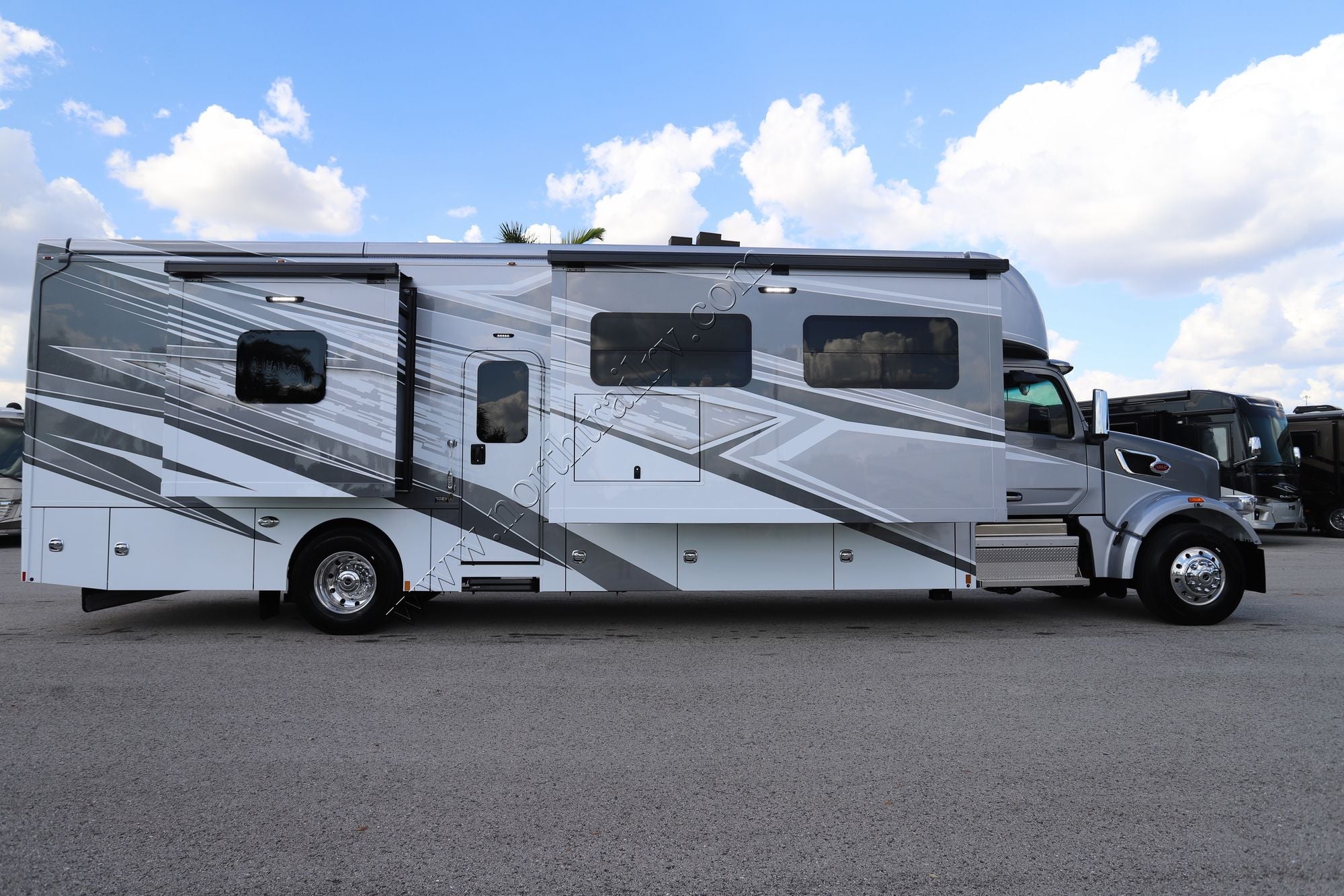 New 2026 Renegade Rv Explorer 40ERB Super C  For Sale