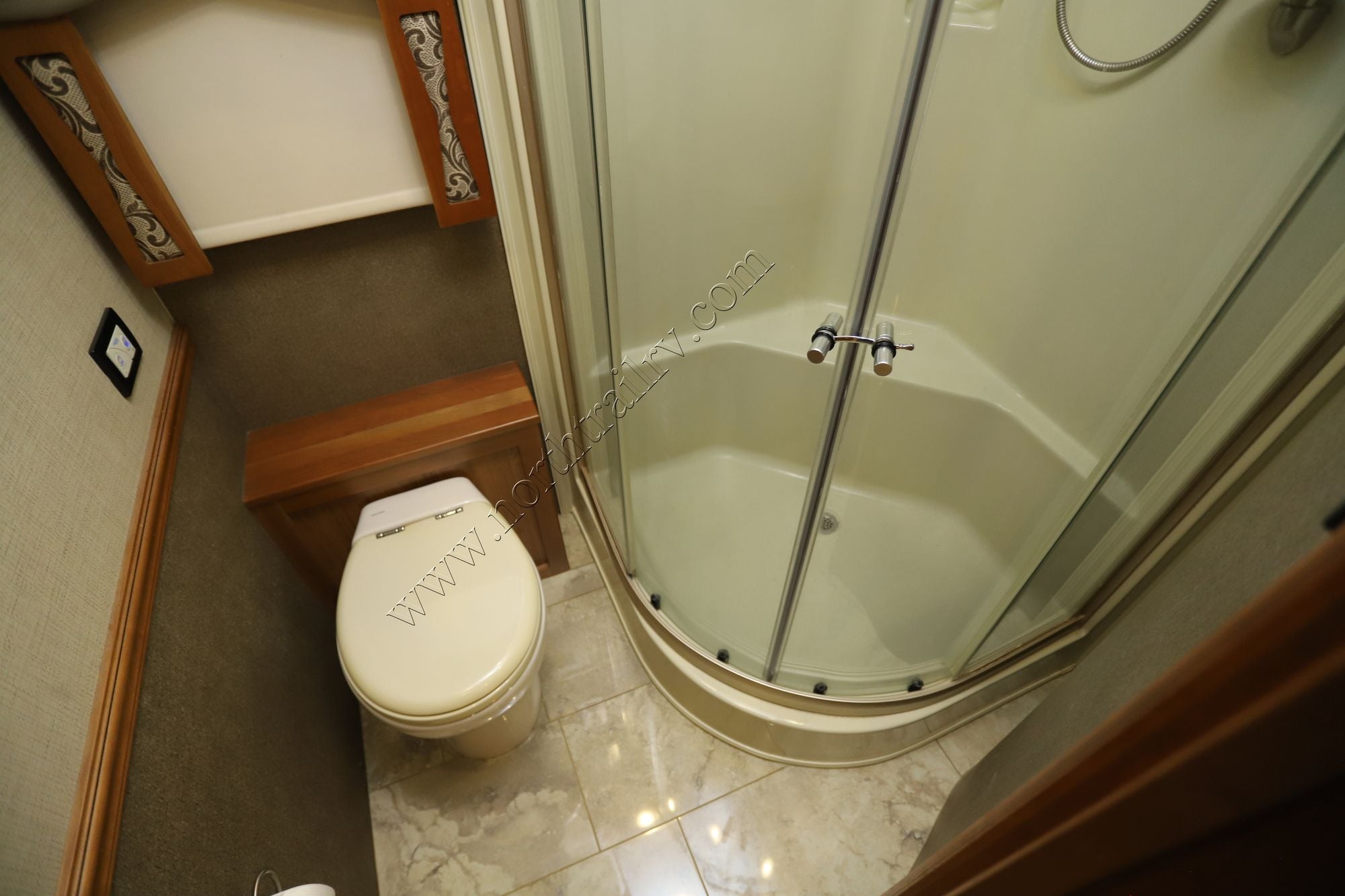 Used 2017 Entegra Aspire 42DEQ Class A  For Sale