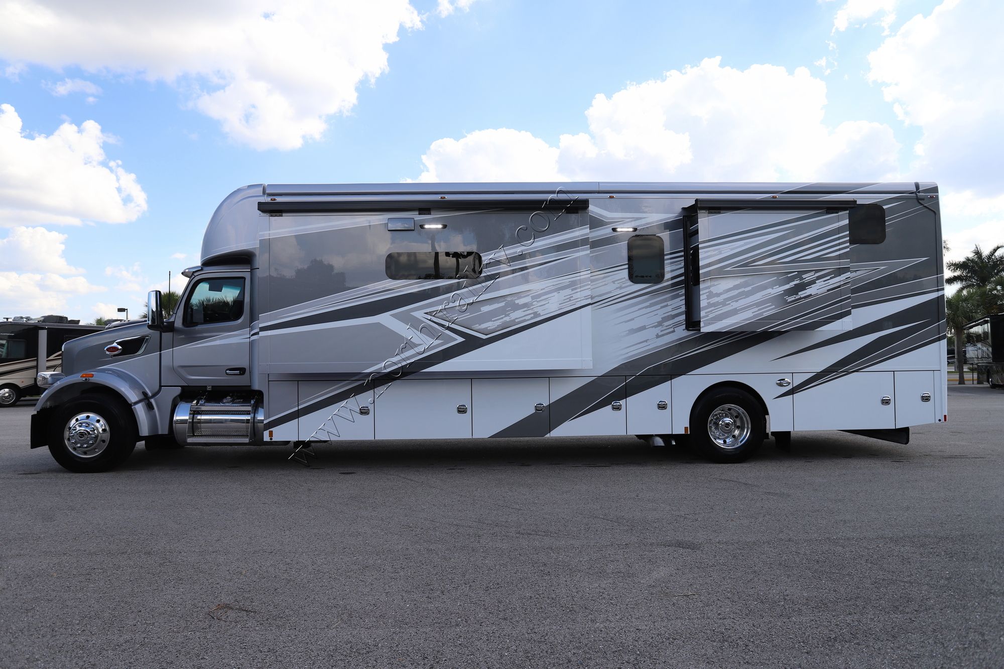 New 2026 Renegade Rv Explorer 40ERB Super C  For Sale
