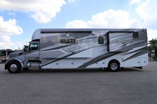 2026 Renegade Rv Explorer 40ERB