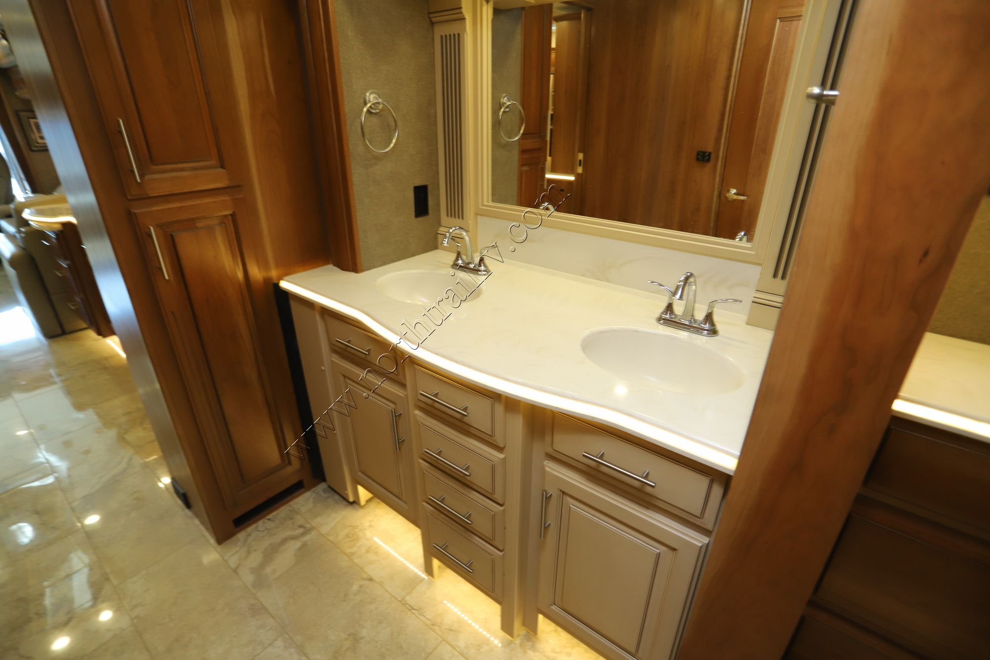 Used 2017 Entegra Aspire 42DEQ Class A  For Sale