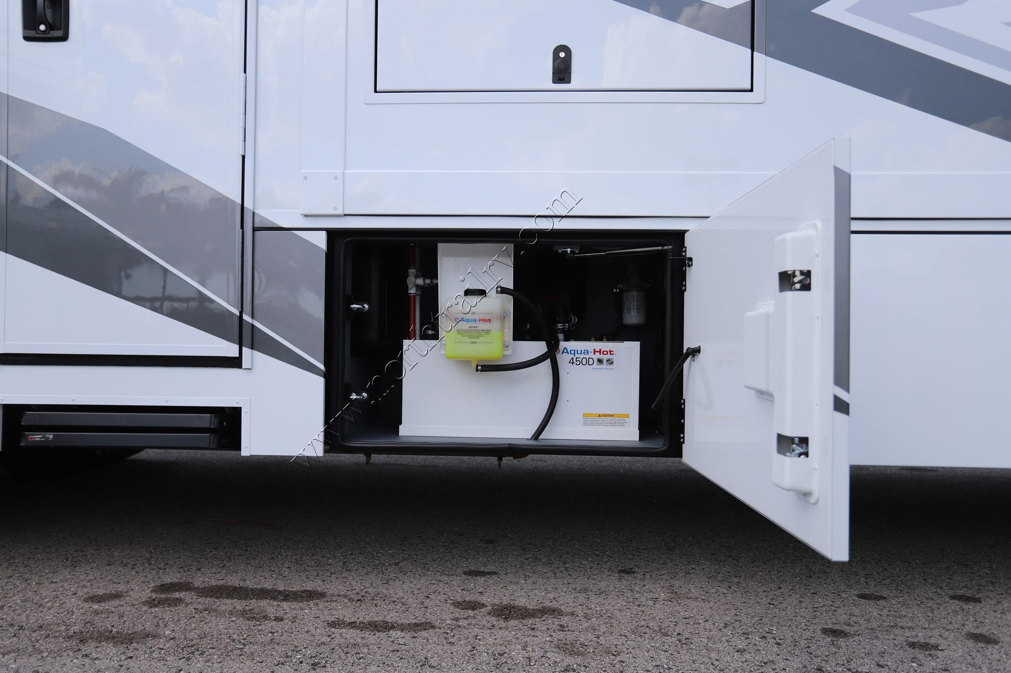 New 2026 Renegade Rv Explorer 40ERB Super C  For Sale