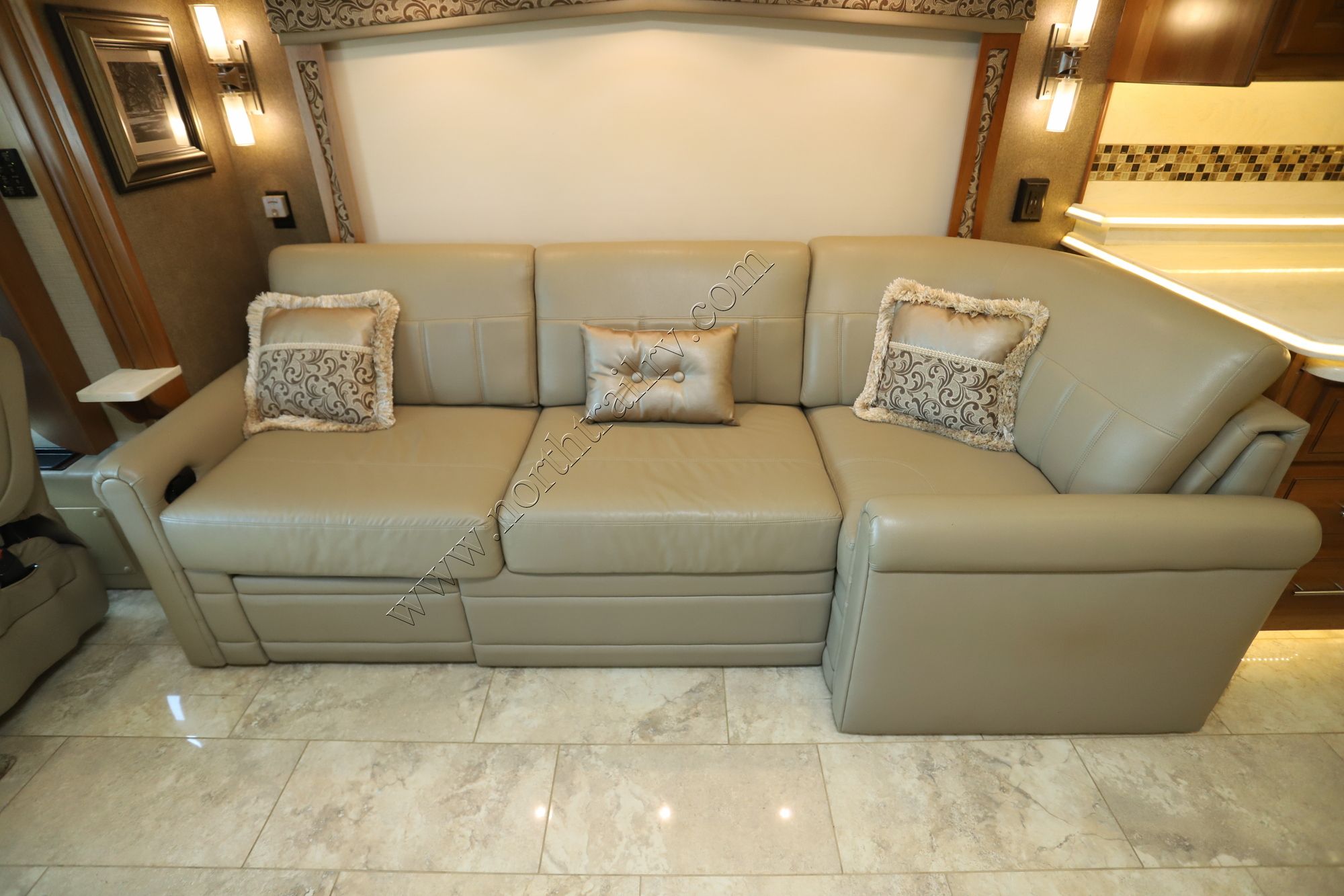 Used 2017 Entegra Aspire 42DEQ Class A  For Sale