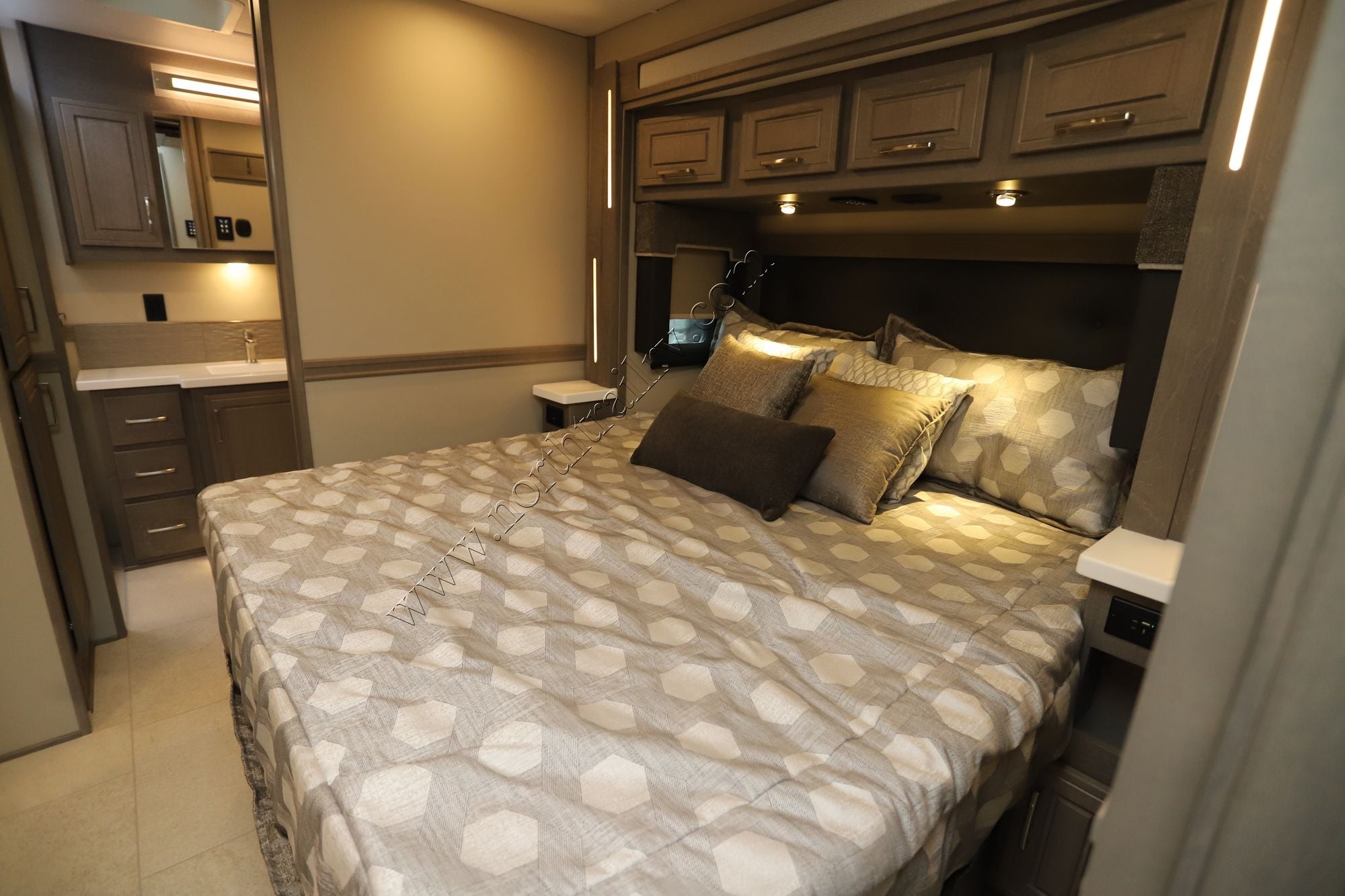 New 2026 Renegade Rv Explorer 40ERB Super C  For Sale