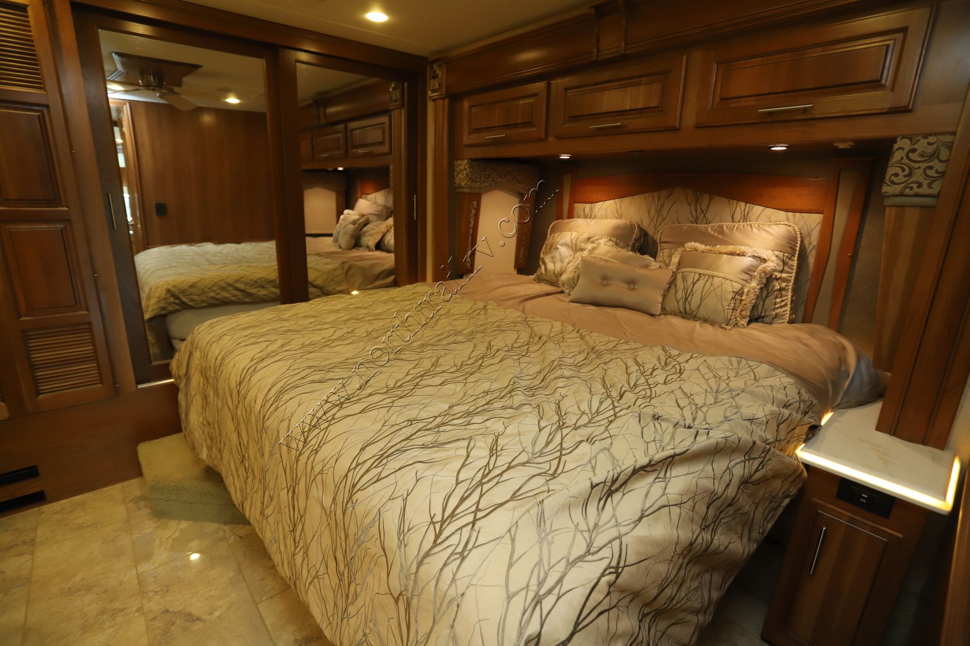 Used 2017 Entegra Aspire 42DEQ Class A  For Sale