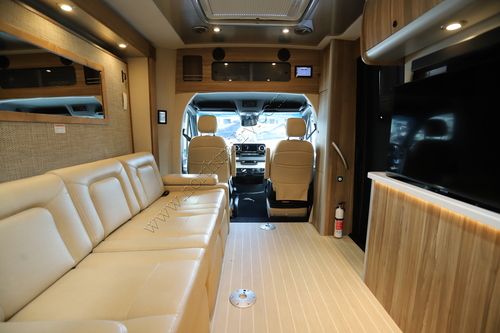 2024 Airstream Atlas E1 Tommy Bahama