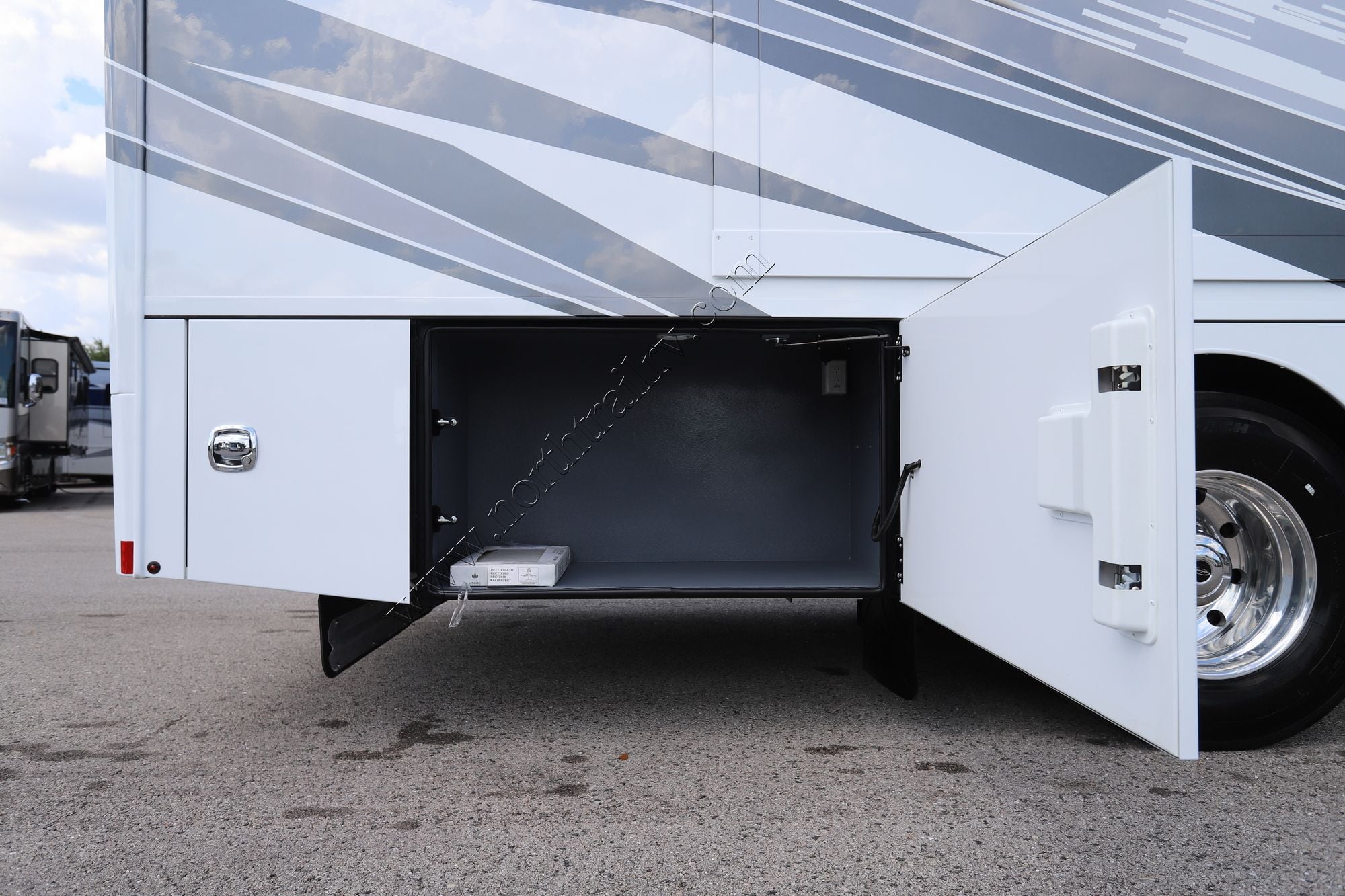 New 2026 Renegade Rv Explorer 40ERB Super C  For Sale