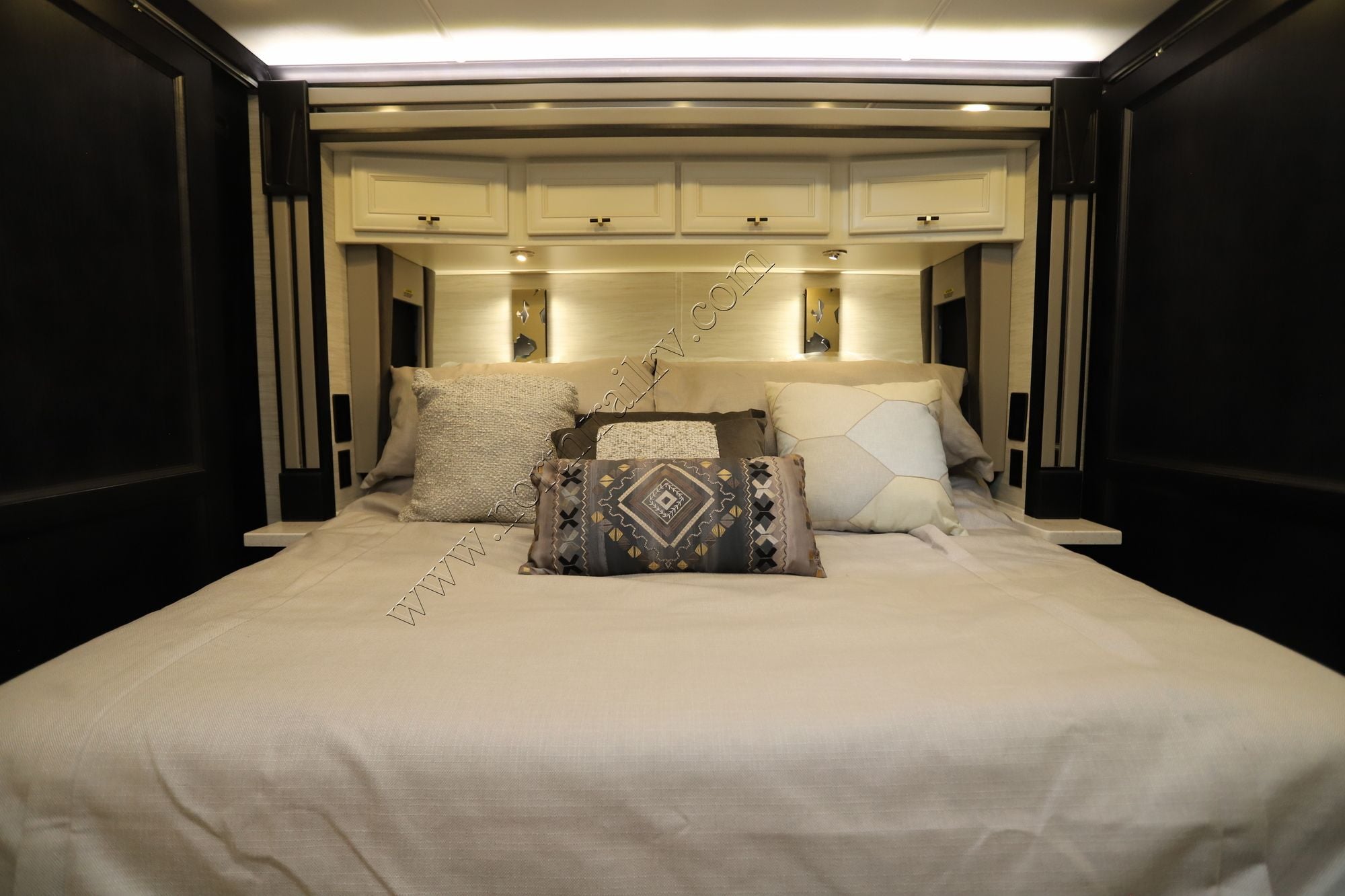 New 2026 Tiffin Motor Homes Allegro Bus 45OPP Class A  For Sale