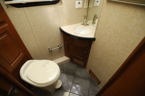 2006 Newmar Essex 4502