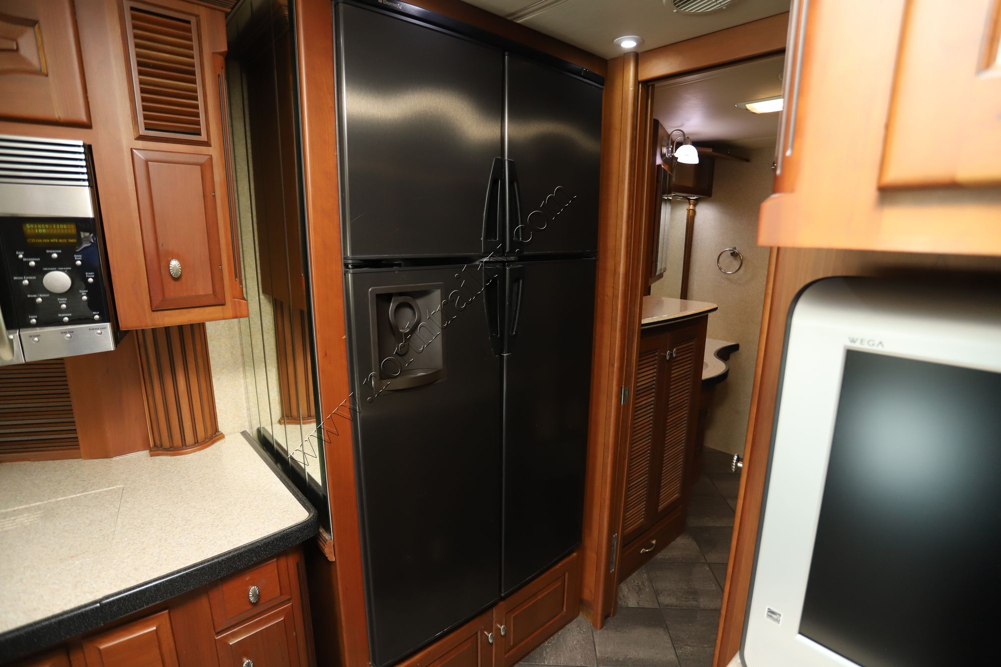 Used 2006 Newmar Essex 4502 Class A  For Sale