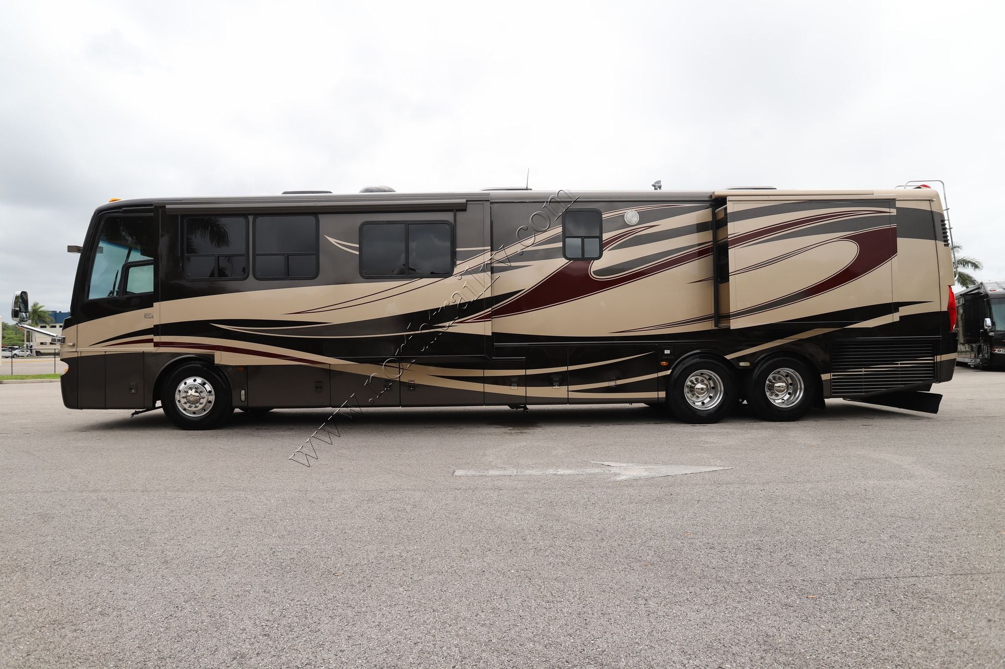 Used 2006 Newmar Essex 4502 Class A  For Sale