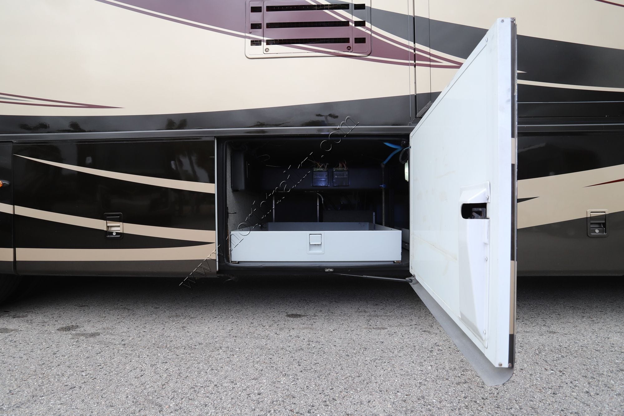 Used 2006 Newmar Essex 4502 Class A  For Sale