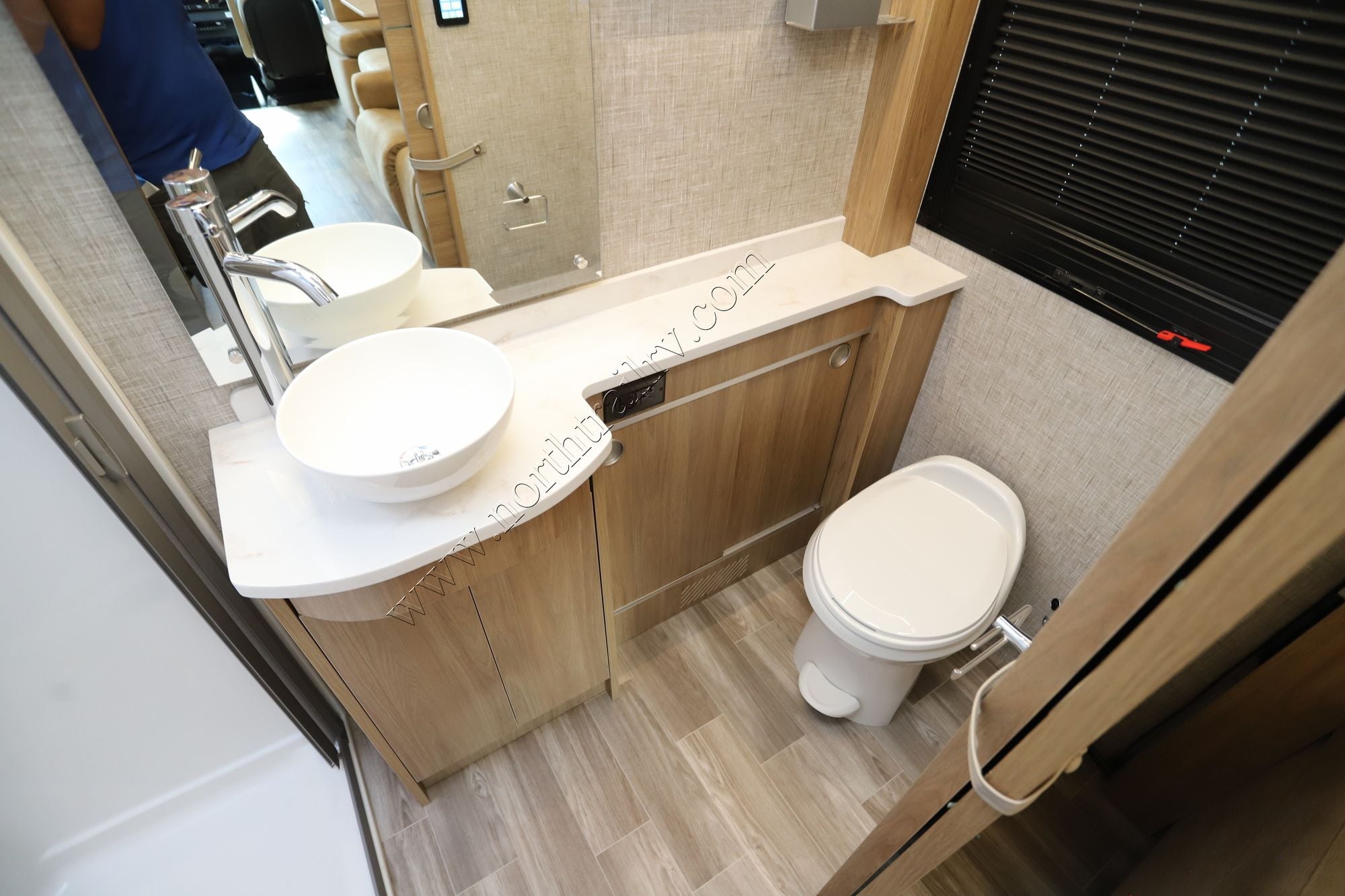 New 2026 Tiffin Motor Homes Wayfarer 25RW Class C  For Sale