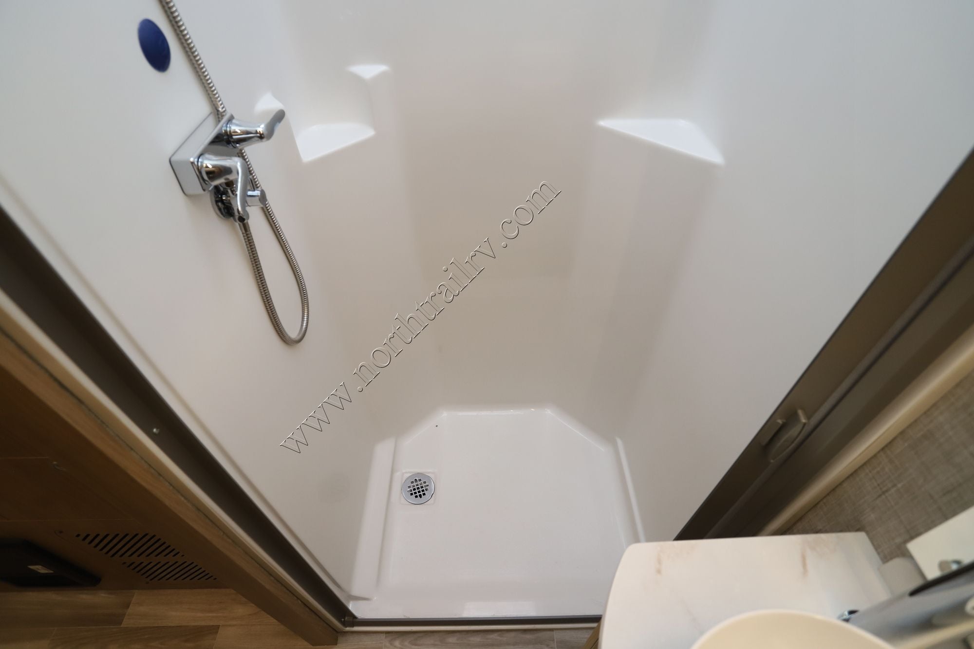 New 2026 Tiffin Motor Homes Wayfarer 25RW Class C  For Sale